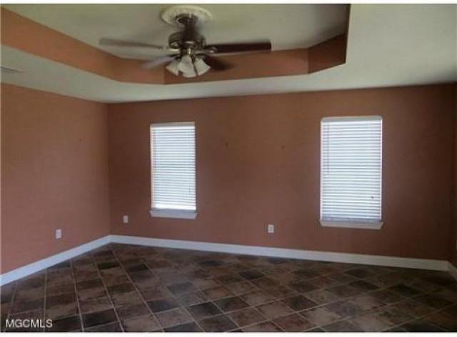 358 Lorraine Ave - Photo 2 of 6