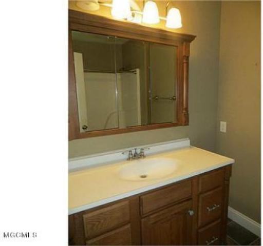 358 Lorraine Ave - Photo 3 of 6