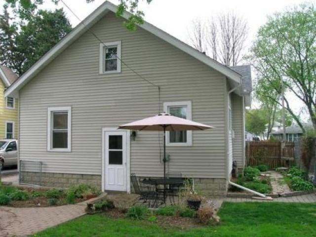 742 Hammond Ave - Photo 2 of 6