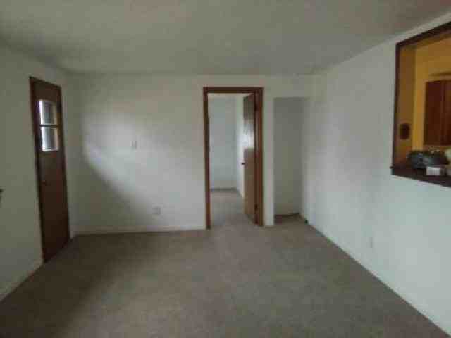 106 Superior Ave - Photo 2 of 5