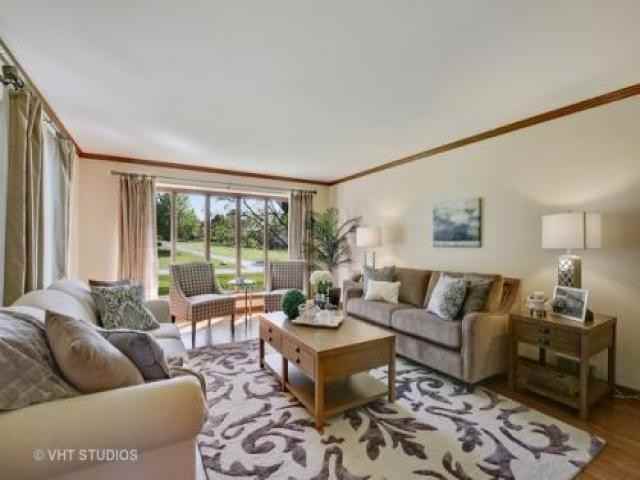 2031 Abbotsford Dr - Photo 3 of 6