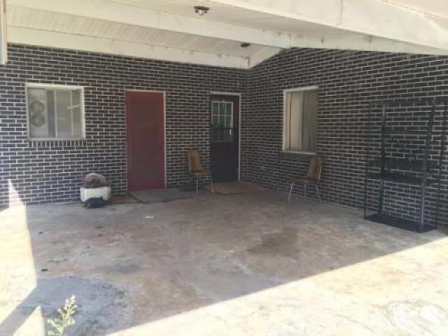 507 Valley View Dr - Photo 2 of 6