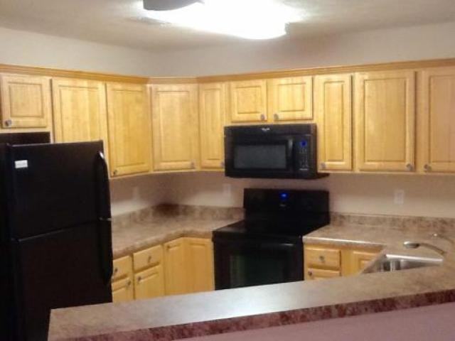 1004 N Radcliffe St - Photo 2 of 5