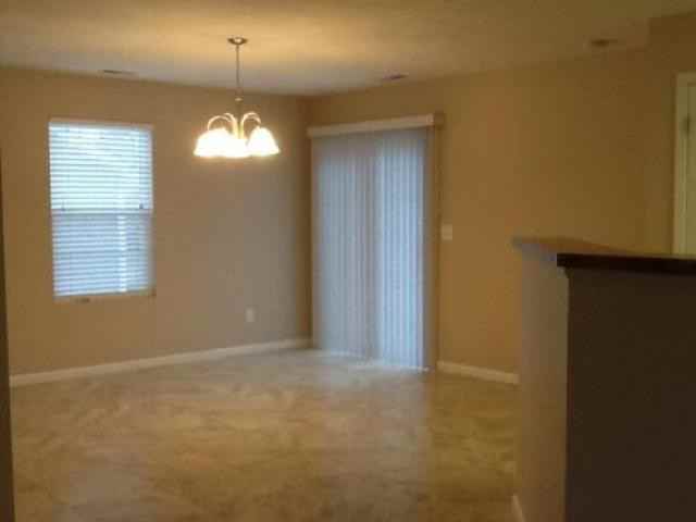 1004 N Radcliffe St - Photo 3 of 5