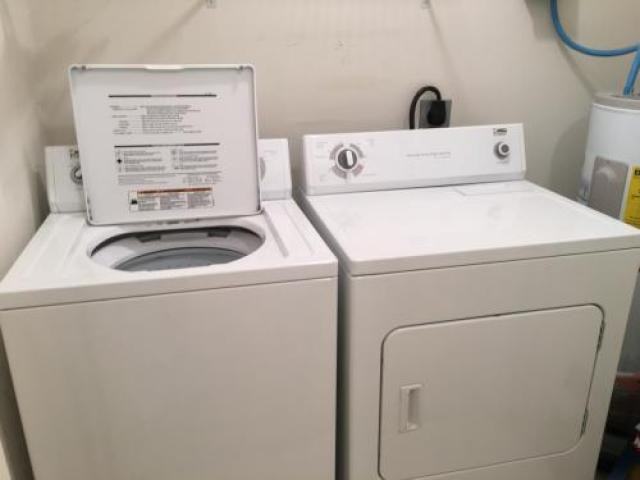 1038 Brittany Park Dr - Photo 2 of 6