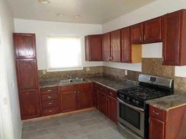 410 Jefferson Ave - Photo 2 of 6