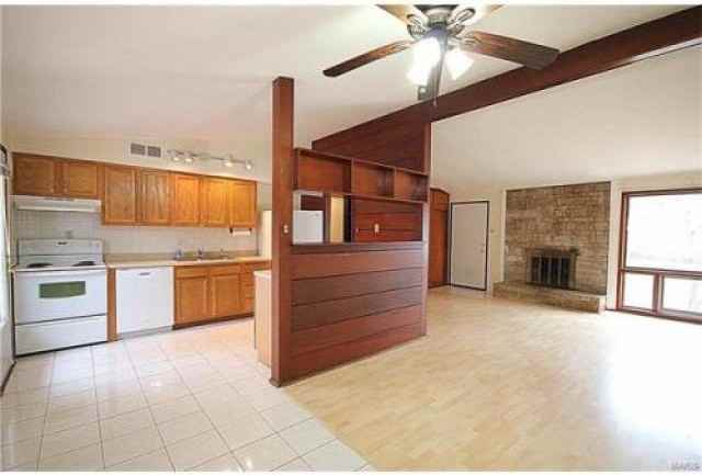 613 Fieldcrest Dr - Photo 2 of 6