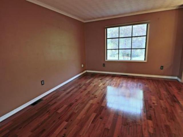 1384 Hickory Hills Rd - Photo 2 of 6