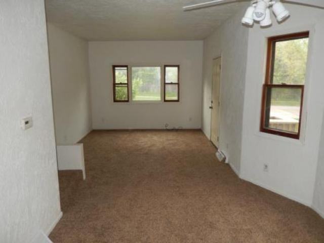 2109 W 6th St - Photo 2 of 6