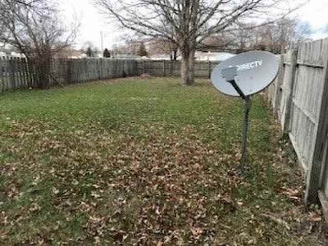 1519 Fairway Dr - Photo 2 of 6