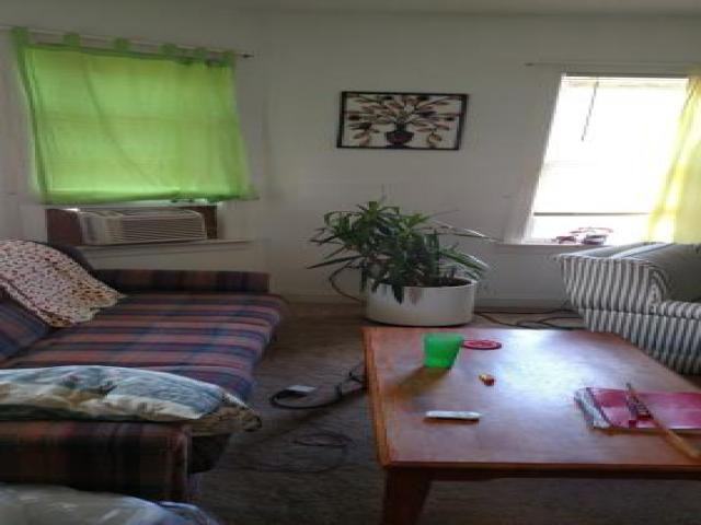 811 W Washington St - Photo 3 of 4