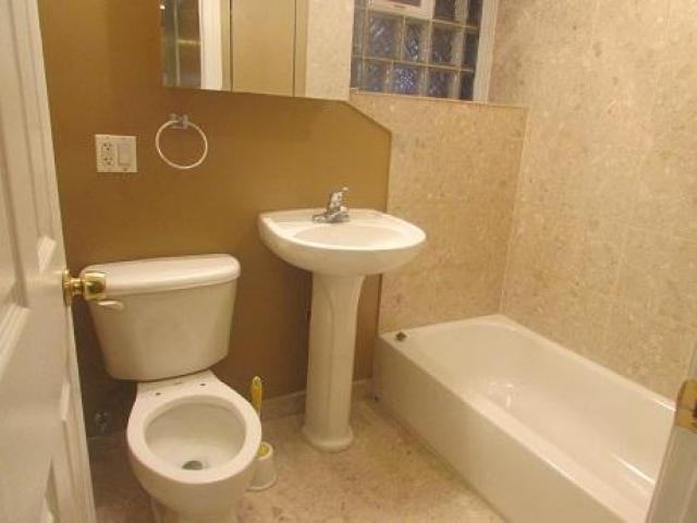 7355 S King Dr - Photo 2 of 6