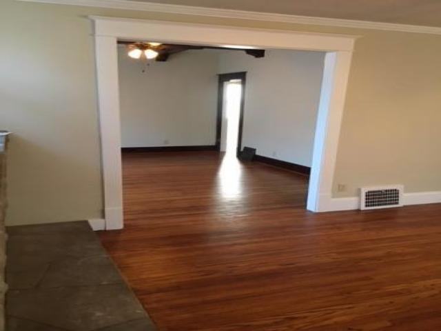 306 E Scarritt St - Photo 3 of 6