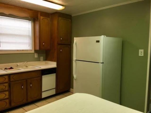 3804 Shamrock Ct - Photo 3 of 6