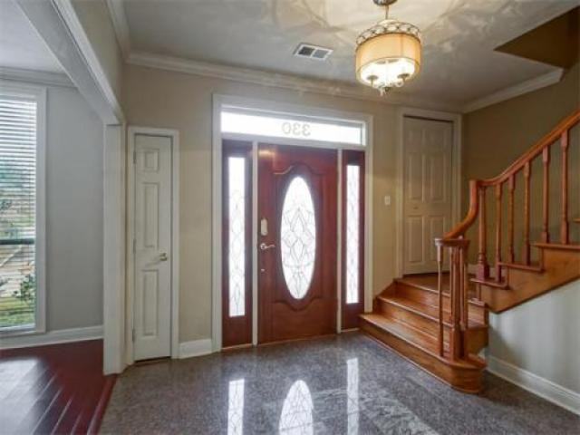 330 Leslie Ln - Photo 3 of 6