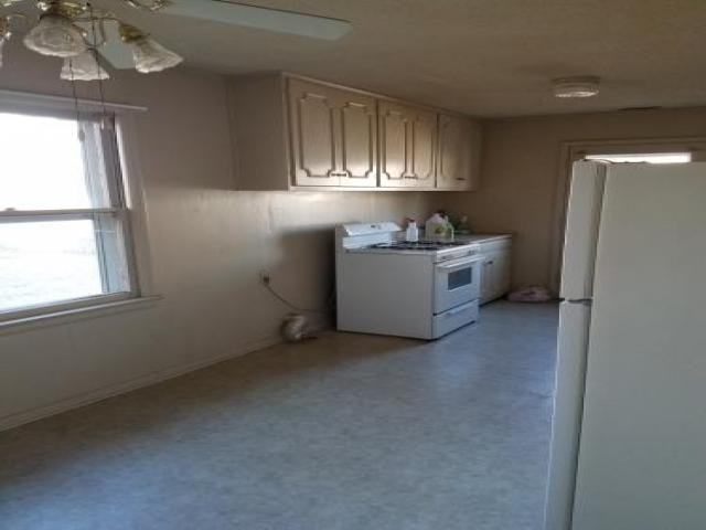 1000 S Walnut St - Photo 3 of 6