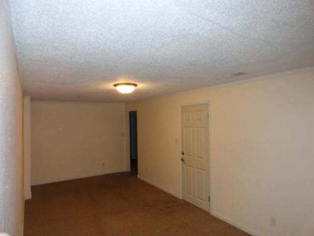 605 Bertrand St - Photo 2 of 6