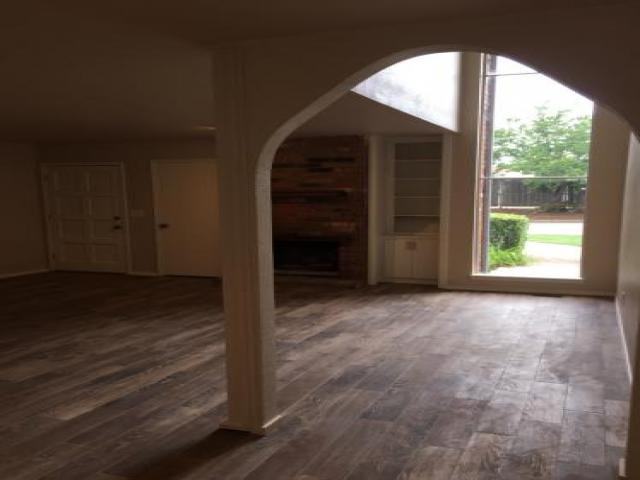 4705 NW 72nd St - Photo 3 of 6