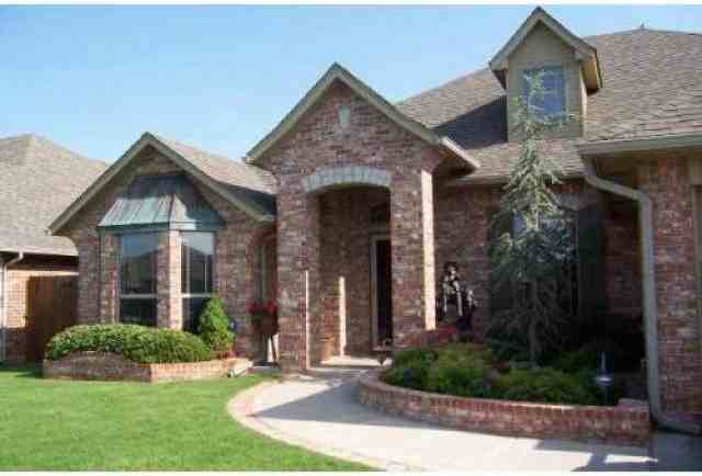 10613 NW 41st St - Photo 2 of 6