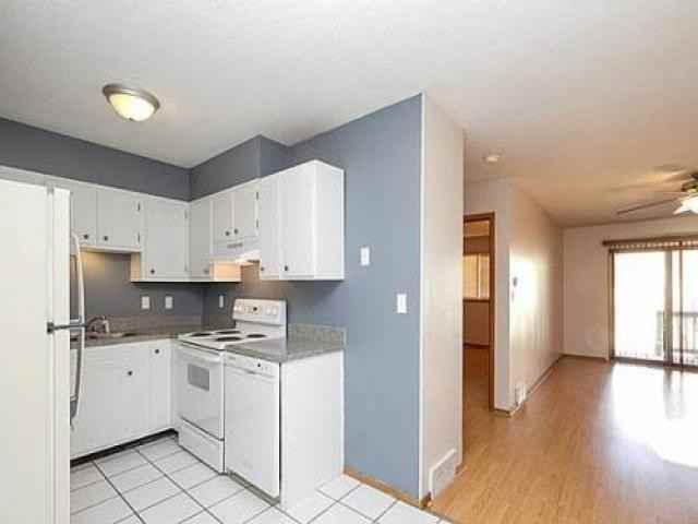 703 Garnet Dr - Photo 2 of 6