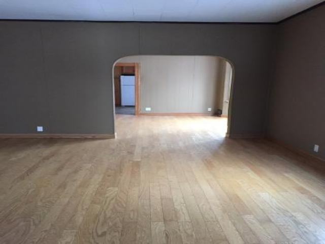 710 Dewey St - Photo 2 of 5