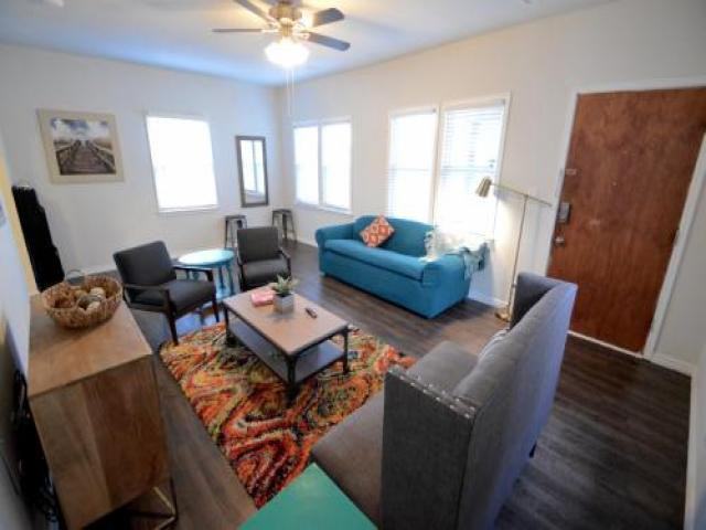 4621 N Linn Ave - Photo 2 of 6