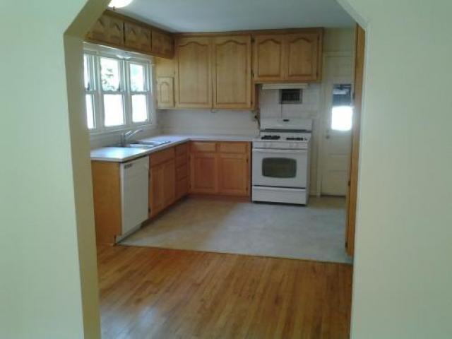 5601 Lowell St - Photo 2 of 6