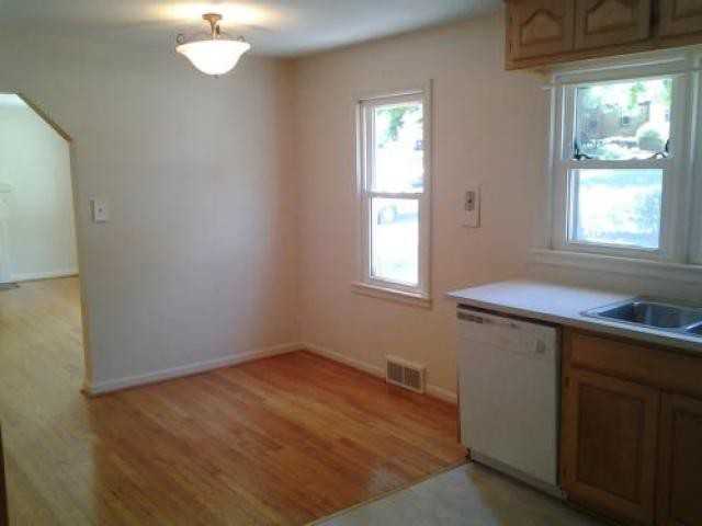 5601 Lowell St - Photo 3 of 6