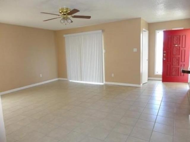 101 Shannon Cir - Photo 2 of 6