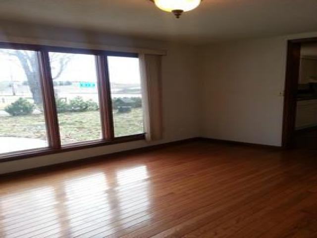 137 Bush Ct NW - Photo 3 of 6