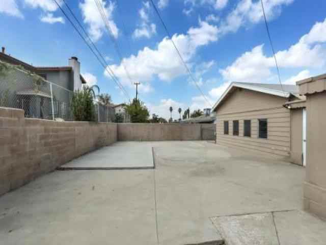 27025 10th St - Photo 2 of 6