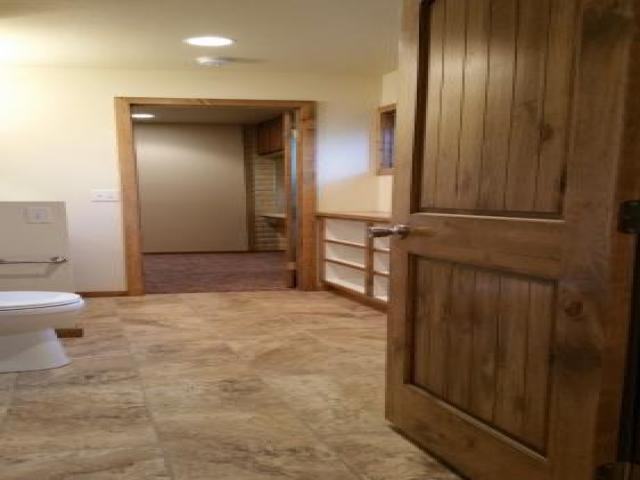 3700 N Grandview Dr - Photo 3 of 6