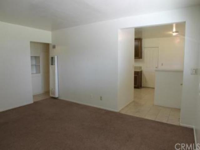 947 W Orange St - Photo 3 of 6