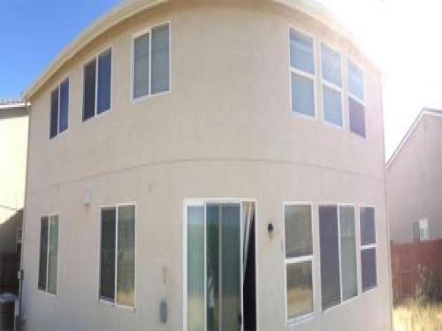 1445 Angus St - Photo 2 of 6