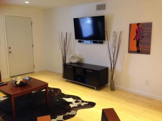 1254 N Detroit St - Photo 2 of 6