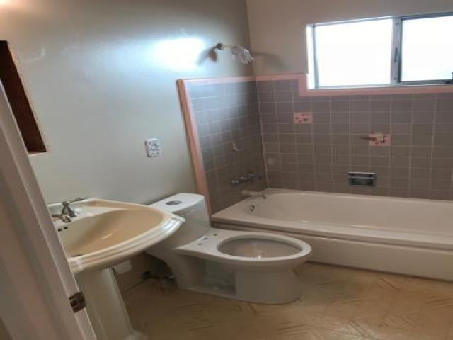 4882 Shetland Ave - Photo 3 of 6