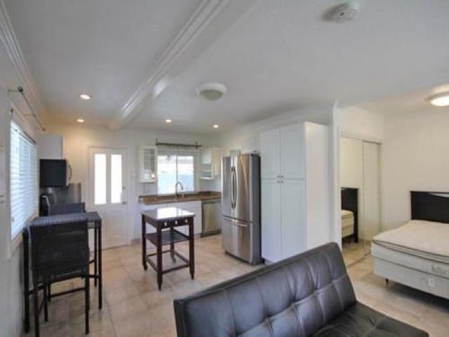 11106 Daines Dr - Photo 3 of 6