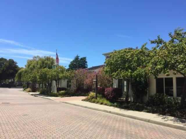 3 Lakeshore Ct - Photo 3 of 5