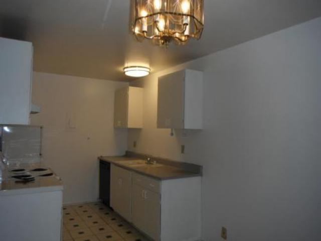 1920 Latham St - Photo 2 of 6