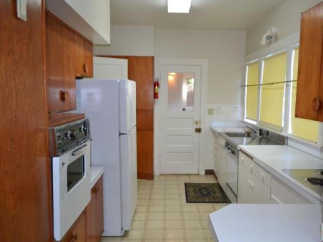 1301 Grand Ave - Photo 2 of 6