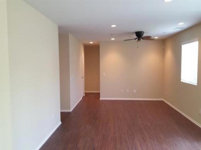 35632 Michael Ct - Photo 2 of 6