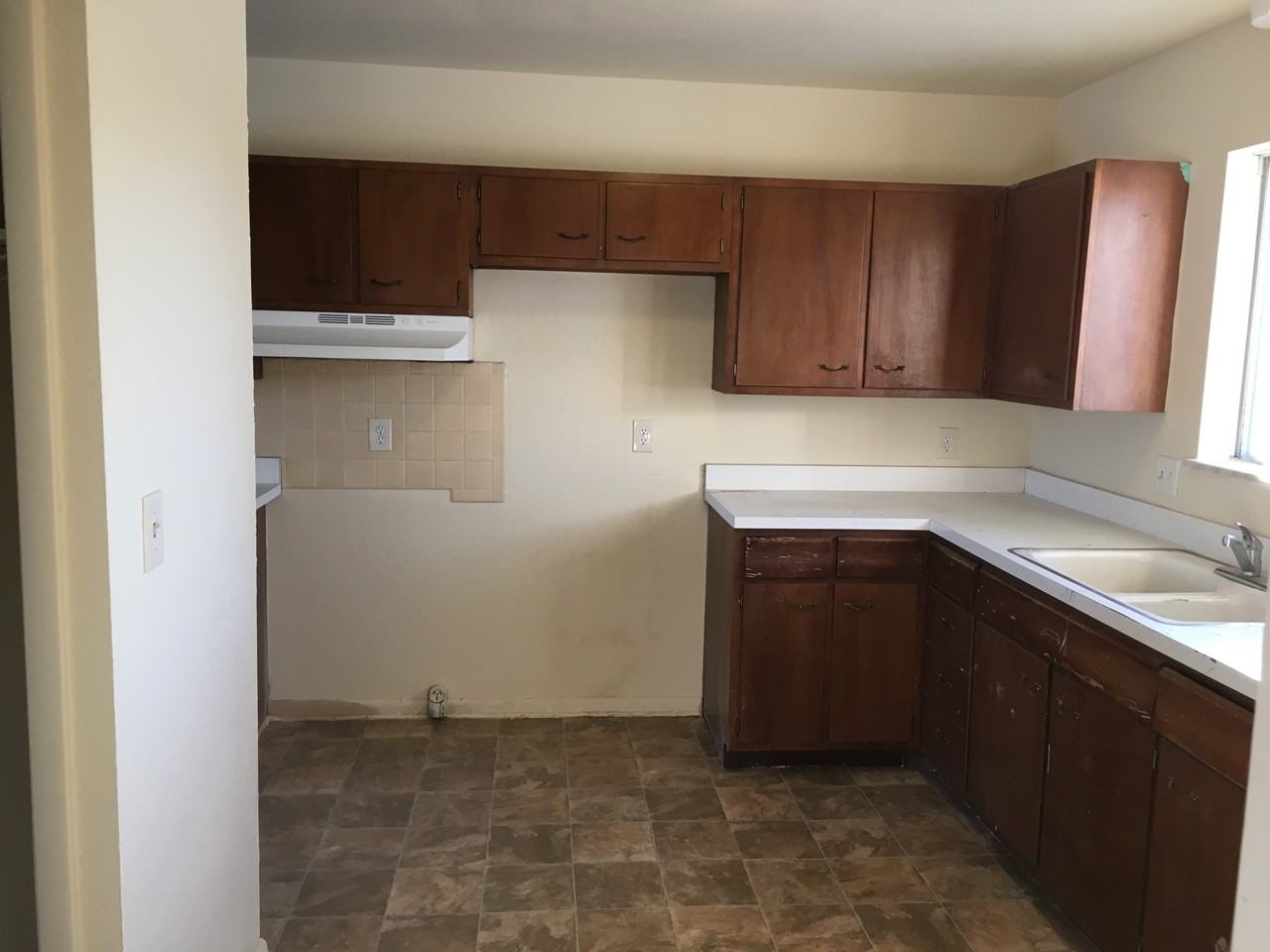 722 E Parker Ave - Photo 3 of 33