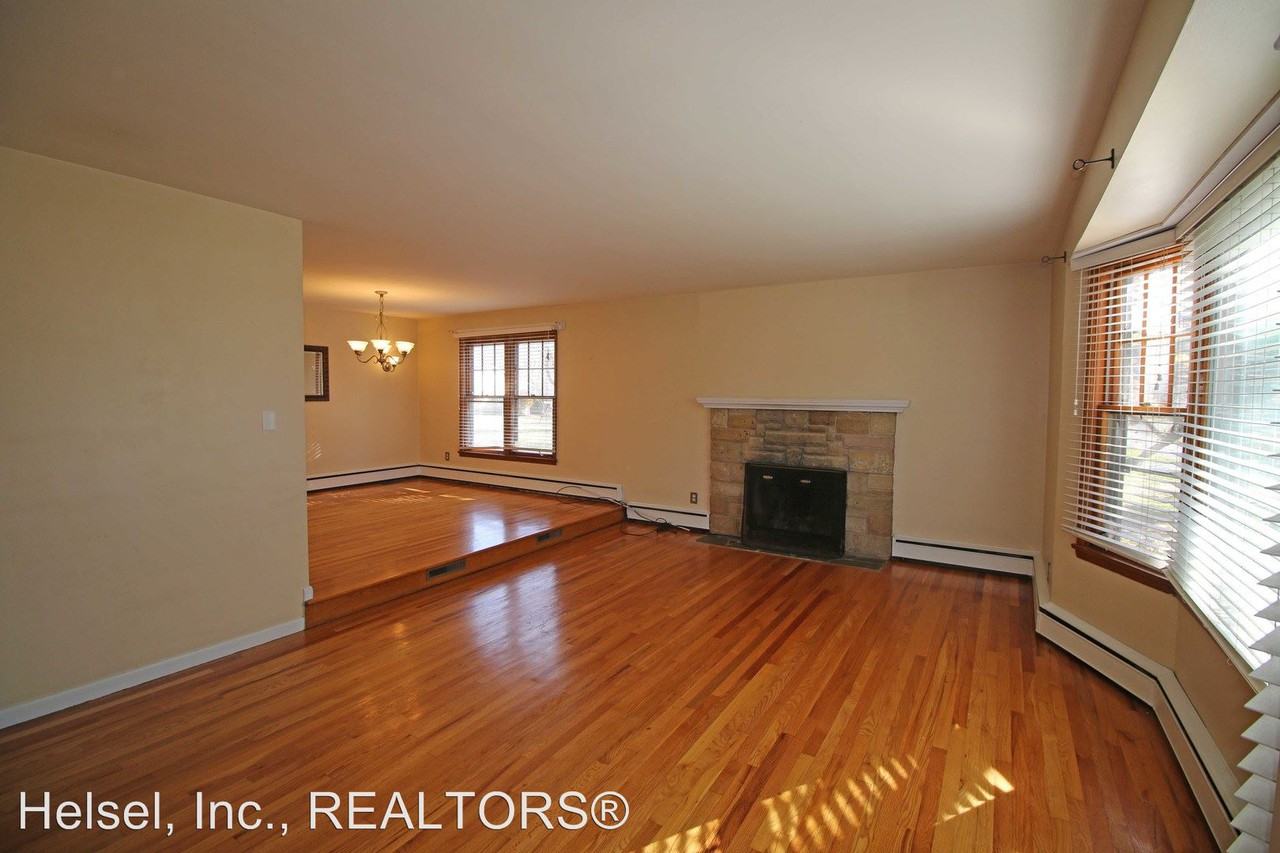 1601 Woodcrest Rd - Photo 2 of 25