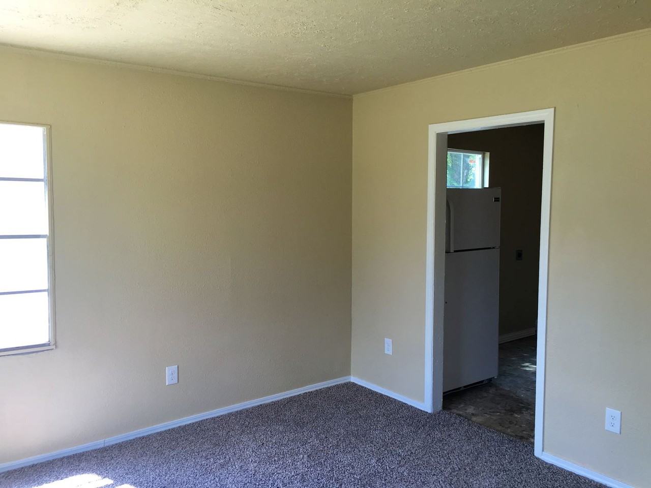 2625 NE 21st St - Photo 3 of 15