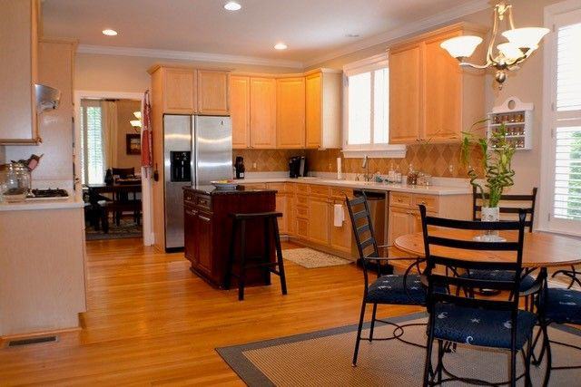 1912 Hallmark Ln - Photo 3 of 13