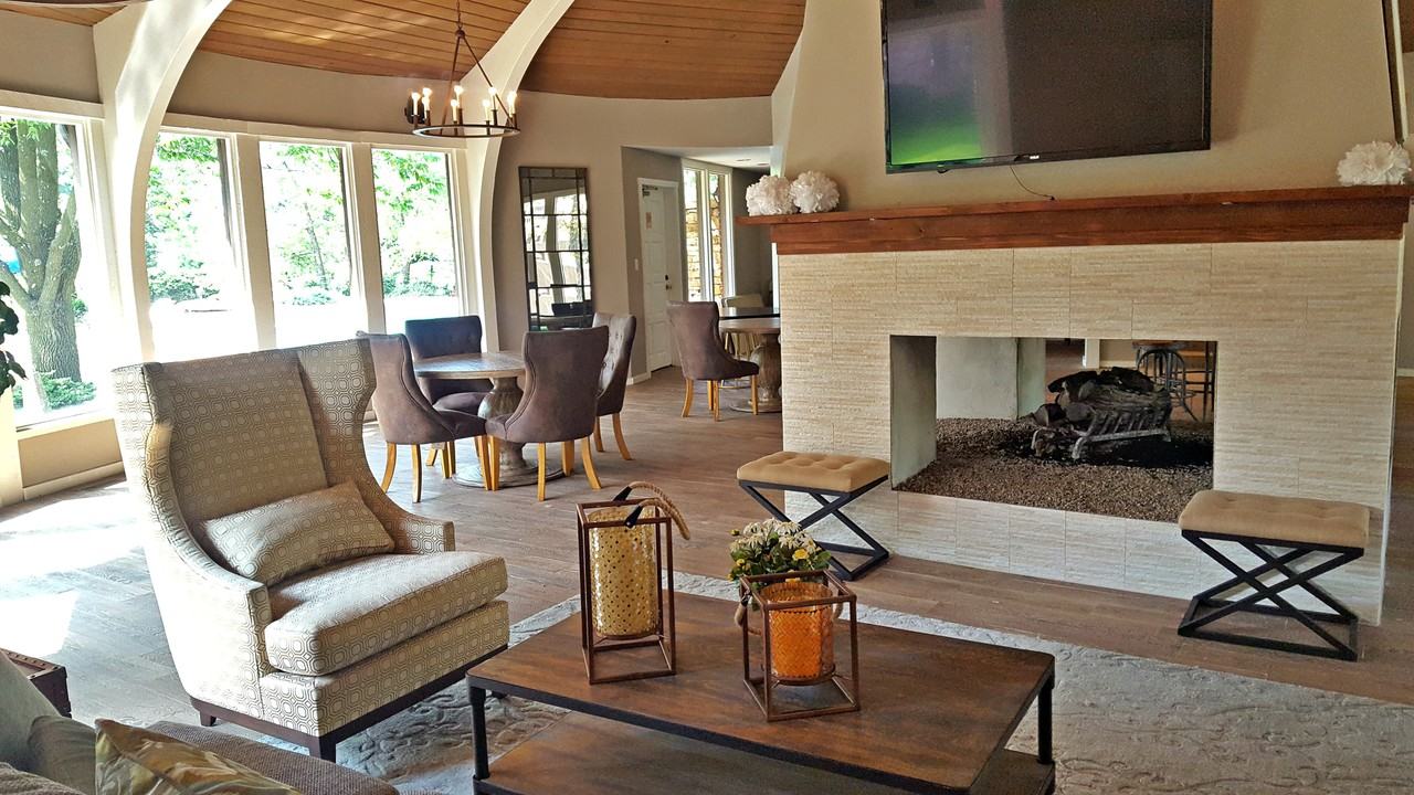 Villa Medici Apartments and Townhomes - Photo 2 of 14