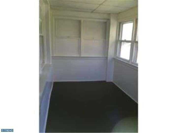 1026 Montgomery Ave - Photo 2 of 15