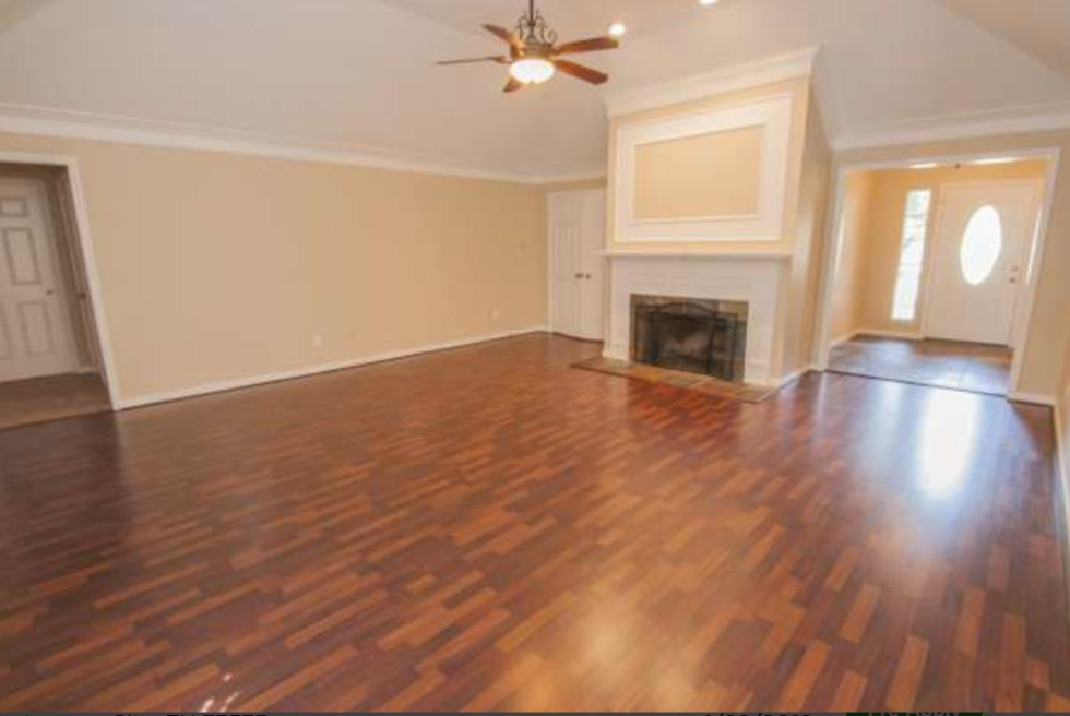 2113 Pleasant Valley Drive - Photo 3 of 10