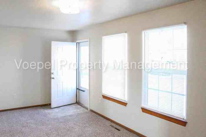 10315 E 39th Terrace S - Photo 3 of 13