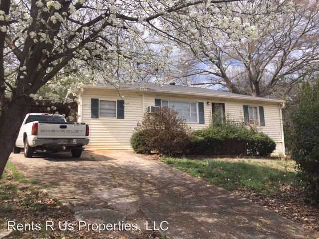 2215 Gordon Cir - Photo 2 of 30